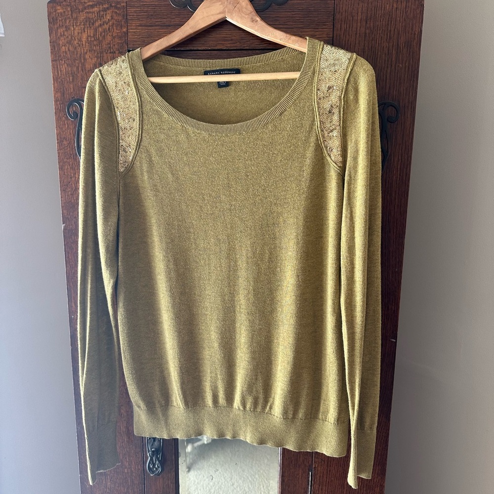 Banana Republic Olive Green Knit Sweater with Sparkly Shoulder Accents Size L - Picture 2 of 9